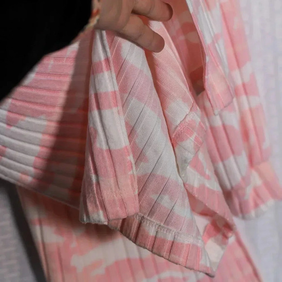 Secret Treasures Size L scoop neck elastic waist pink camo long sleeve pajama se - Picture 10 of 15